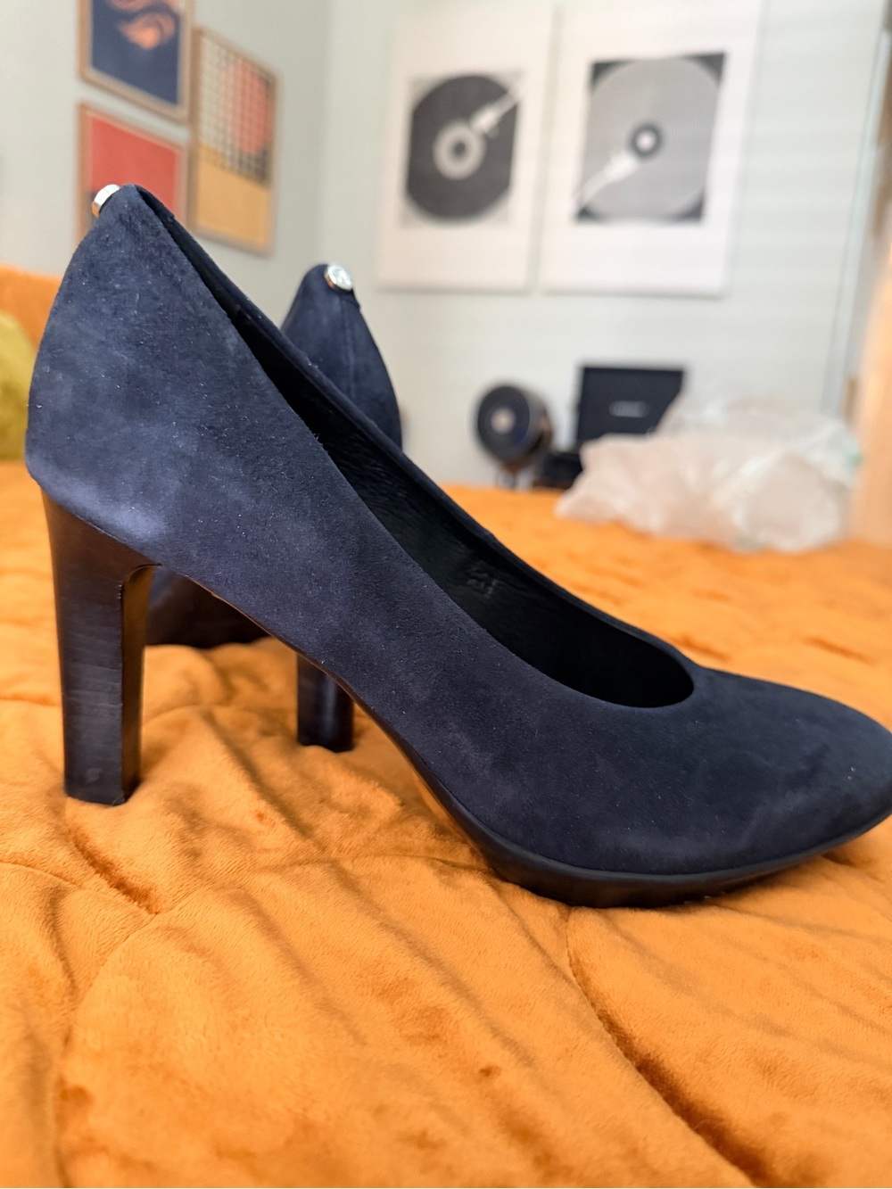 Aquatalia Made in Italy Navy Suede Pumps Women’s Size 8.5 New Tried On Only